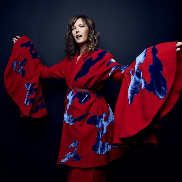 Meet your Posher, Adria - Picture 3 of 3